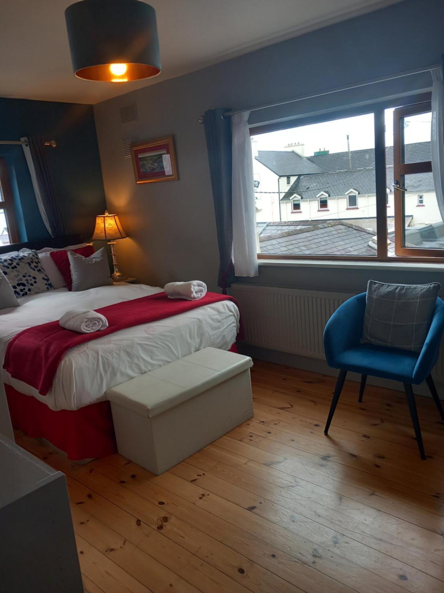 Baywatch Inn Dingle Exteriör bild